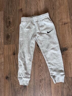 Boys Nike Light Grey Jogger Sweat Pants 4T